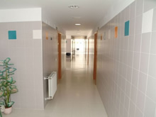 Colegio interno, pasillo de habitaciones